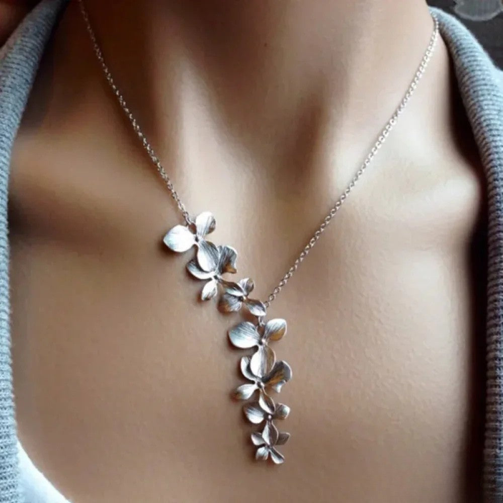 Magdalena |  Women’s Floral Pendant Necklace with Leaves