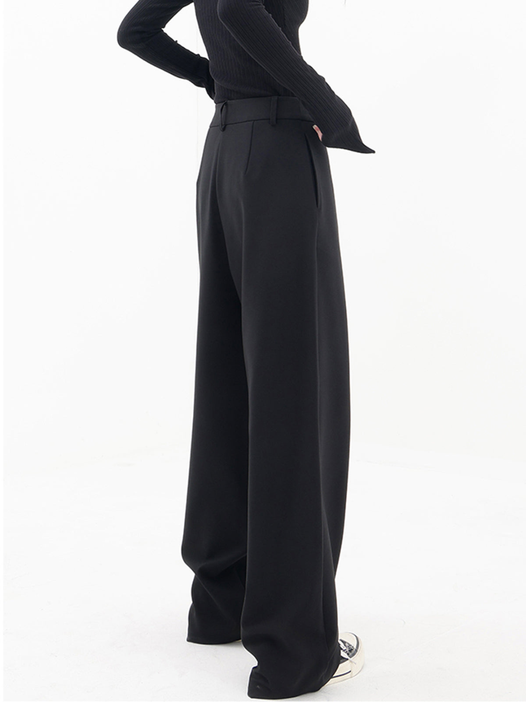 Cleo | Women’s Relaxed Fit Trousers with Lightweight Fabric