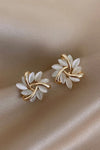 Elegant Gold Earrings with Exquisite Opal Flower Motifs