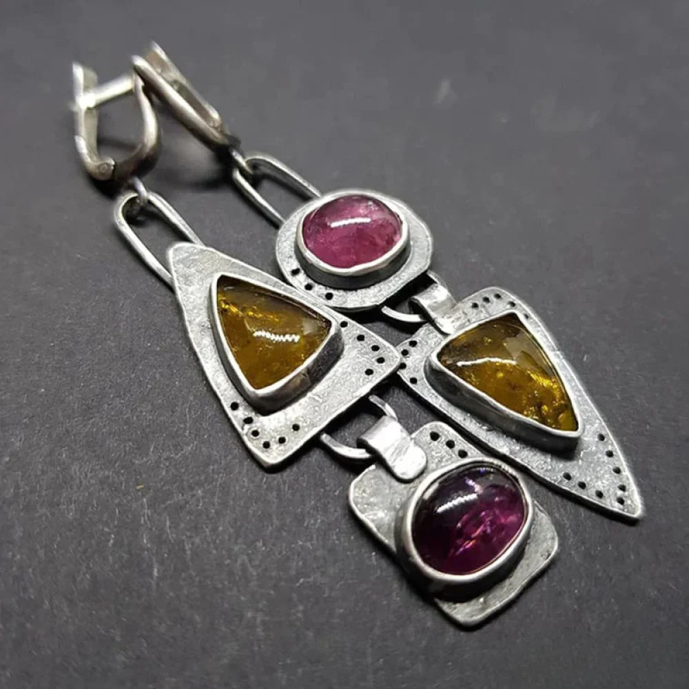 Audrey | Women’s Retro Triangular Geometric Earrings with Comfort