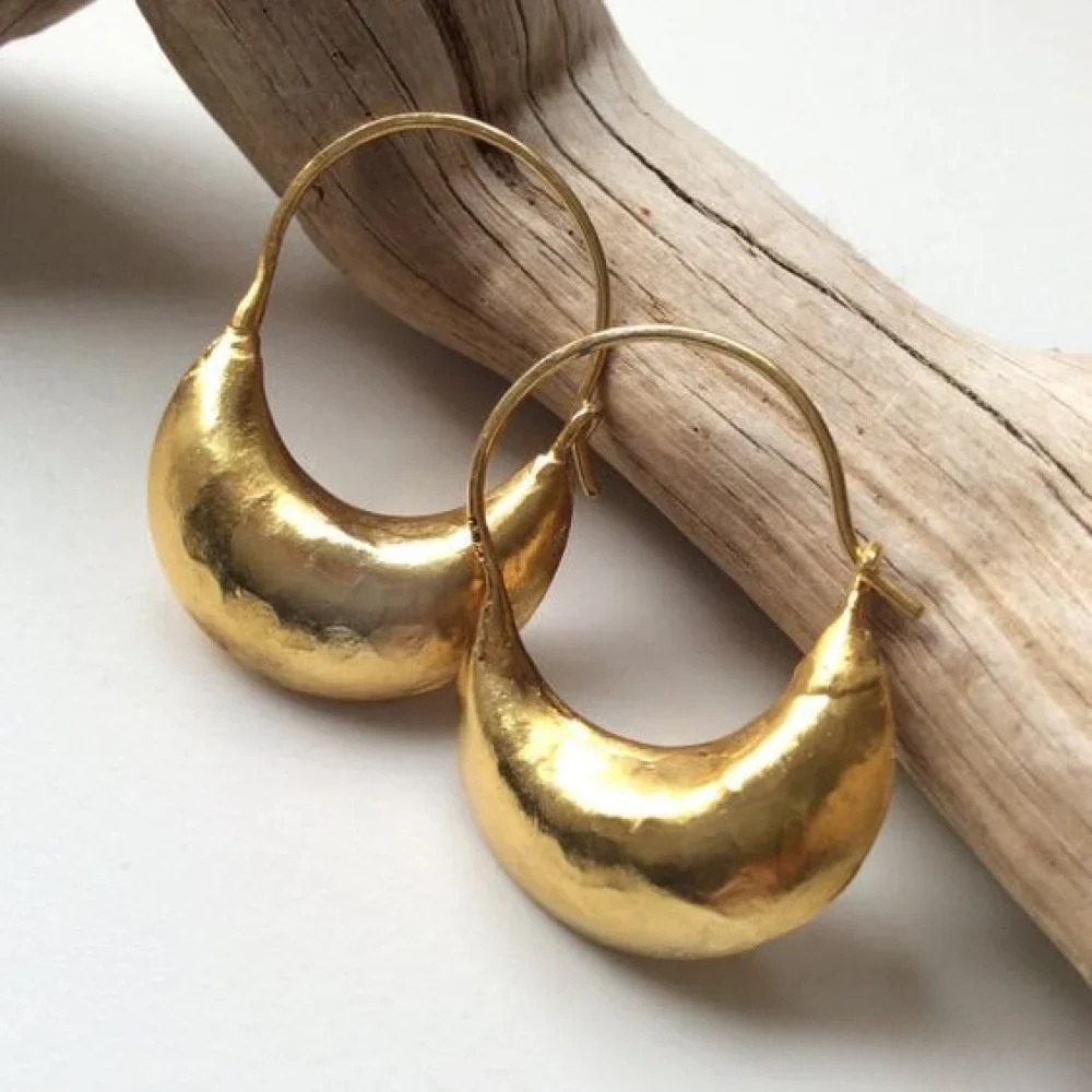 Lydia | Women’s Basket Earrings with Retro Shine