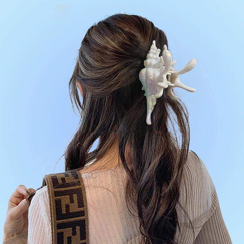 AWAYTR | Women’s Ocean Conch Hair Claw with Grip