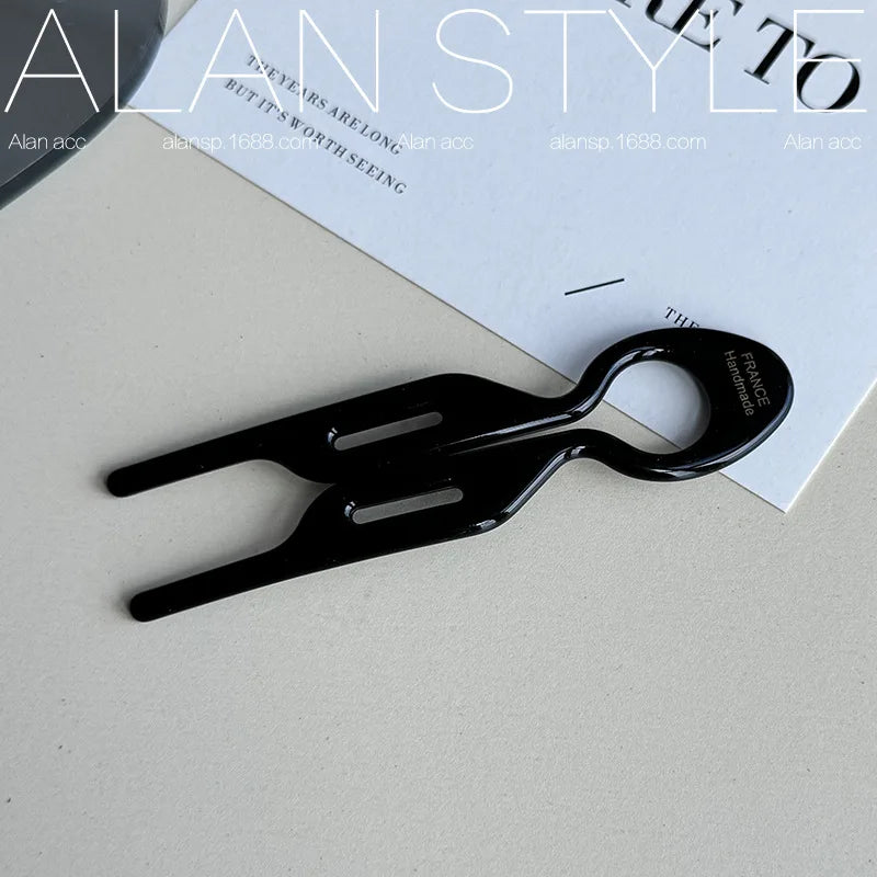 Claire | Women’s Hollow Comb Clip with Gentle Hold