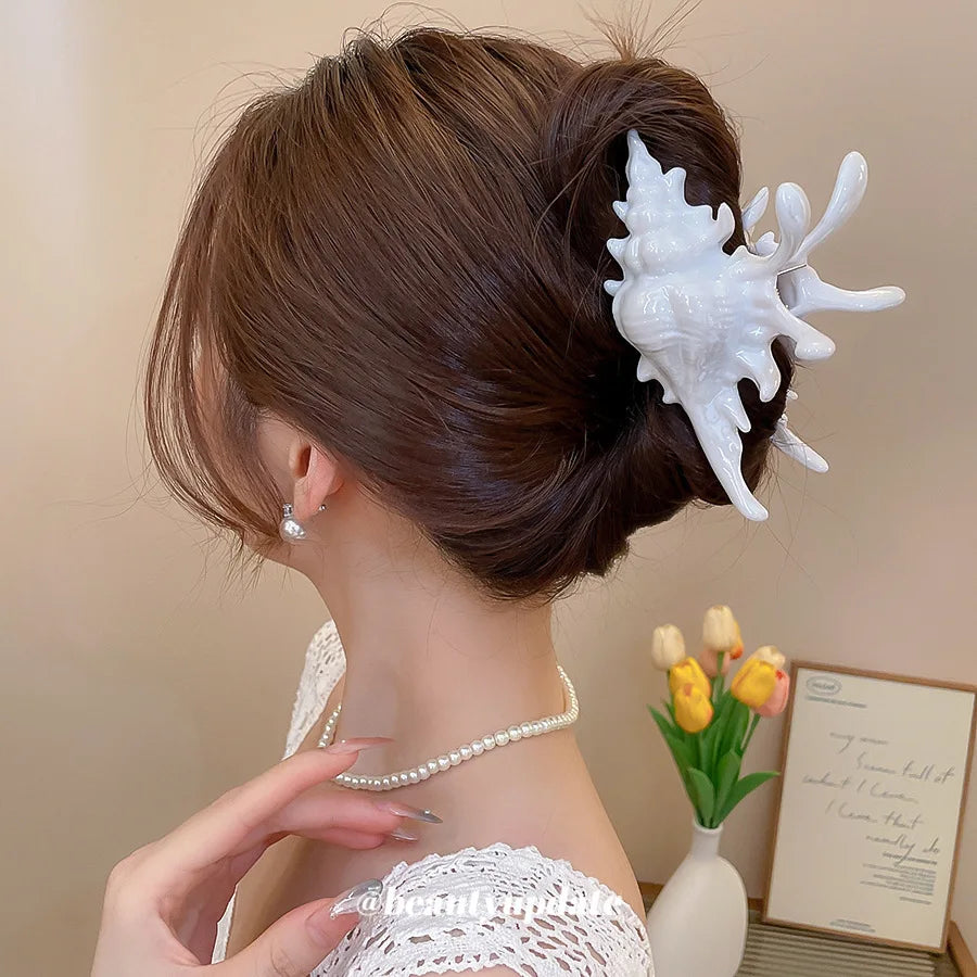 AWAYTR | Women’s Ocean Conch Hair Claw with Grip