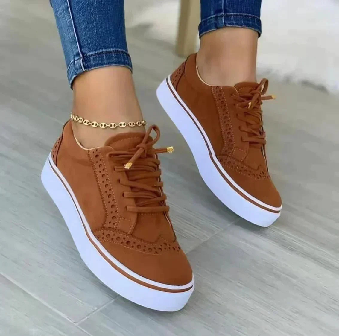 Billie | Women’s Billie Flatform Sneakers with Brogue Detail