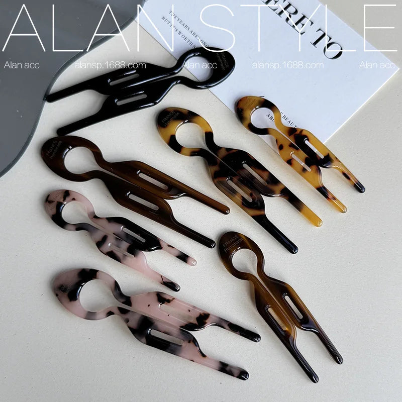 Claire | Women’s Hollow Comb Clip with Gentle Hold