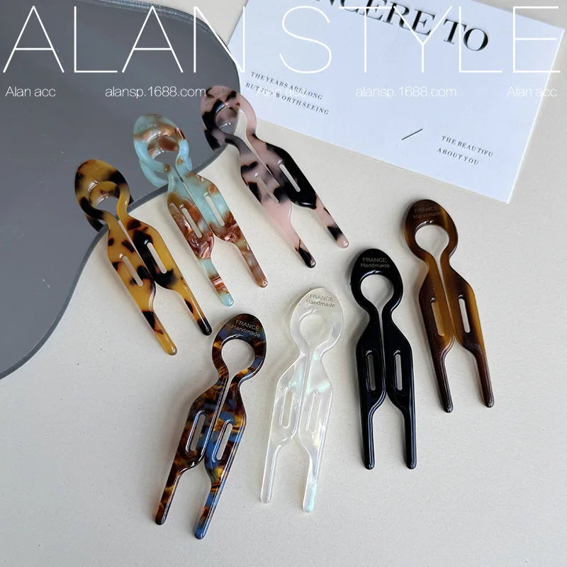 Claire | Women’s Hollow Comb Clip with Gentle Hold