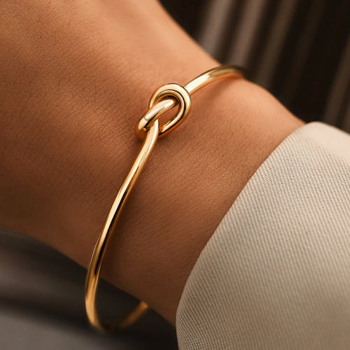 Alaia | Women's Vintage Knot Bracelet with Adjustable Fit