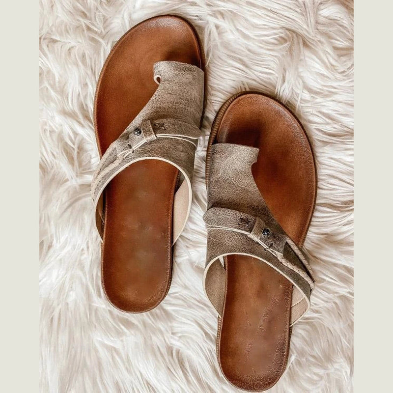 Emersyn | Women’s Toe Loop Sandals with Cross Strap