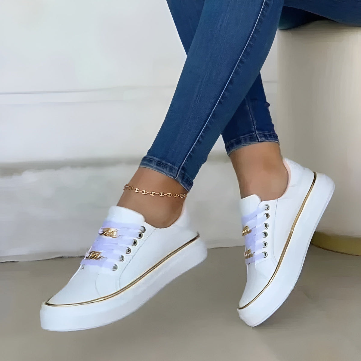 Harlow | Women’s Lace-Up Flatform Sneakers with Gold Chain