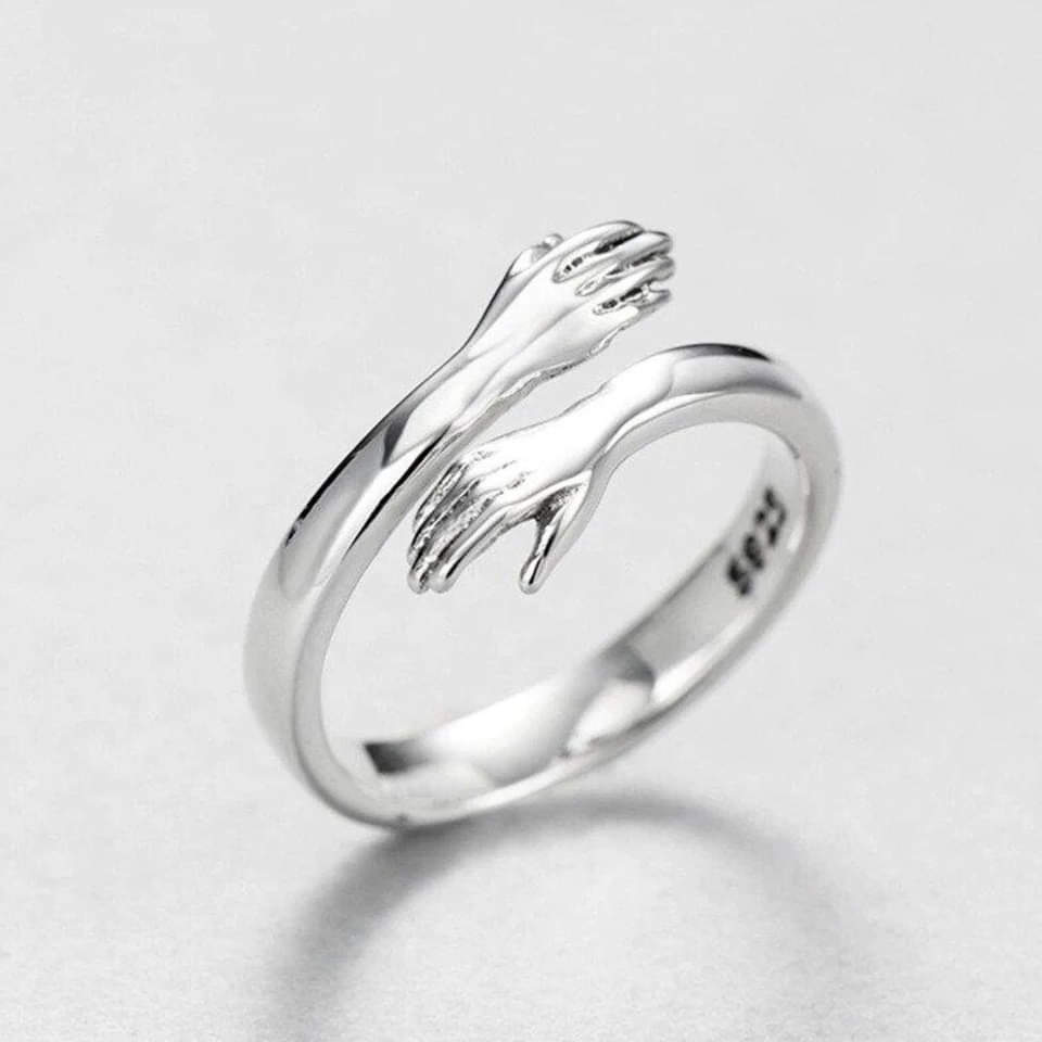 Skylar | Women’s Embrace Ring with Twist Design