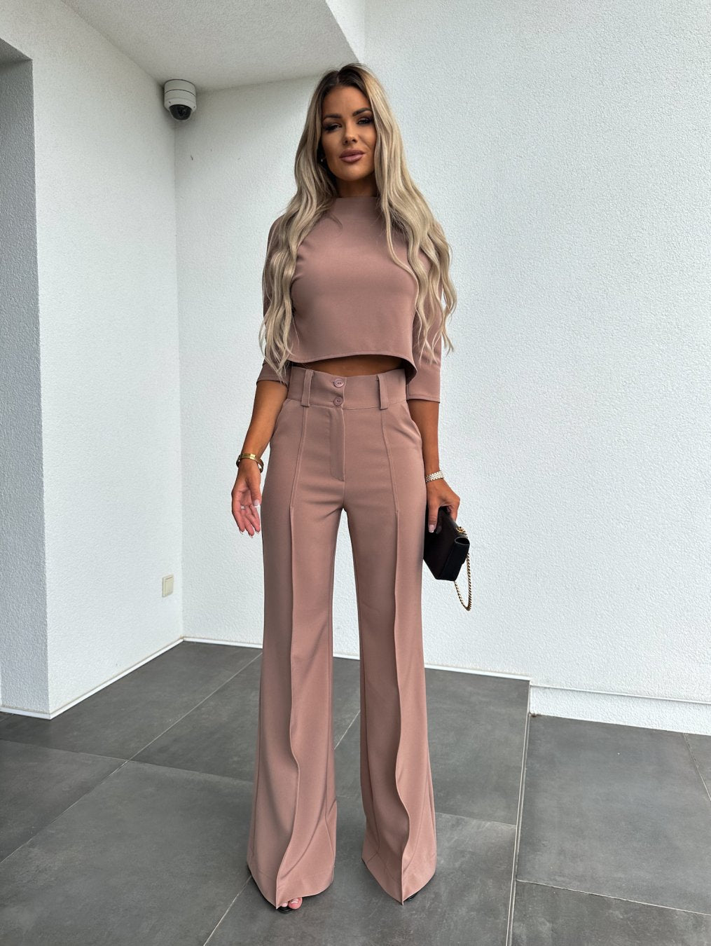 Roelie | Women’s Elegant Two-Piece Lounge Set with Silhouette