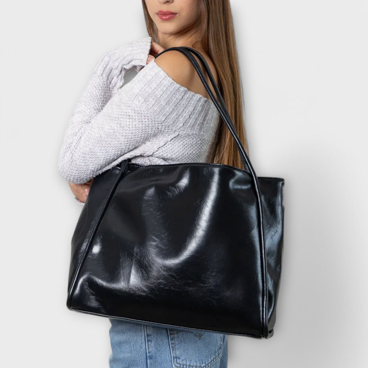 Freydis | Women’s Handbag with Timeless Silhouette